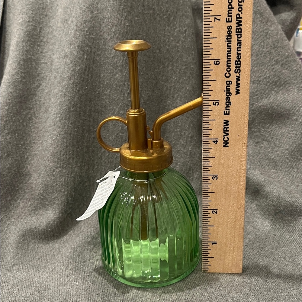 💕 2/$15 Green Colored Glass Plant Mister-NWT - Picture 4 of 5
